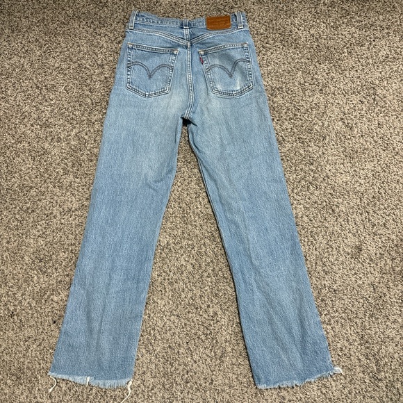 Levis Ribcage High Rise Jeans - Picture 7 of 7